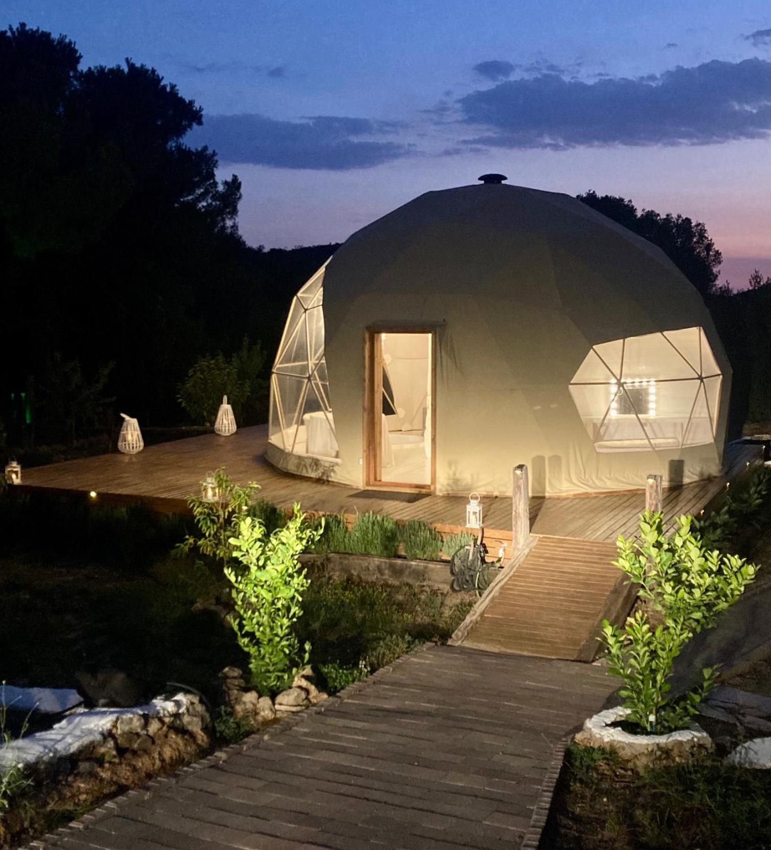 Domo Suites Masia Cal Geperut Badalona Exteriör bild