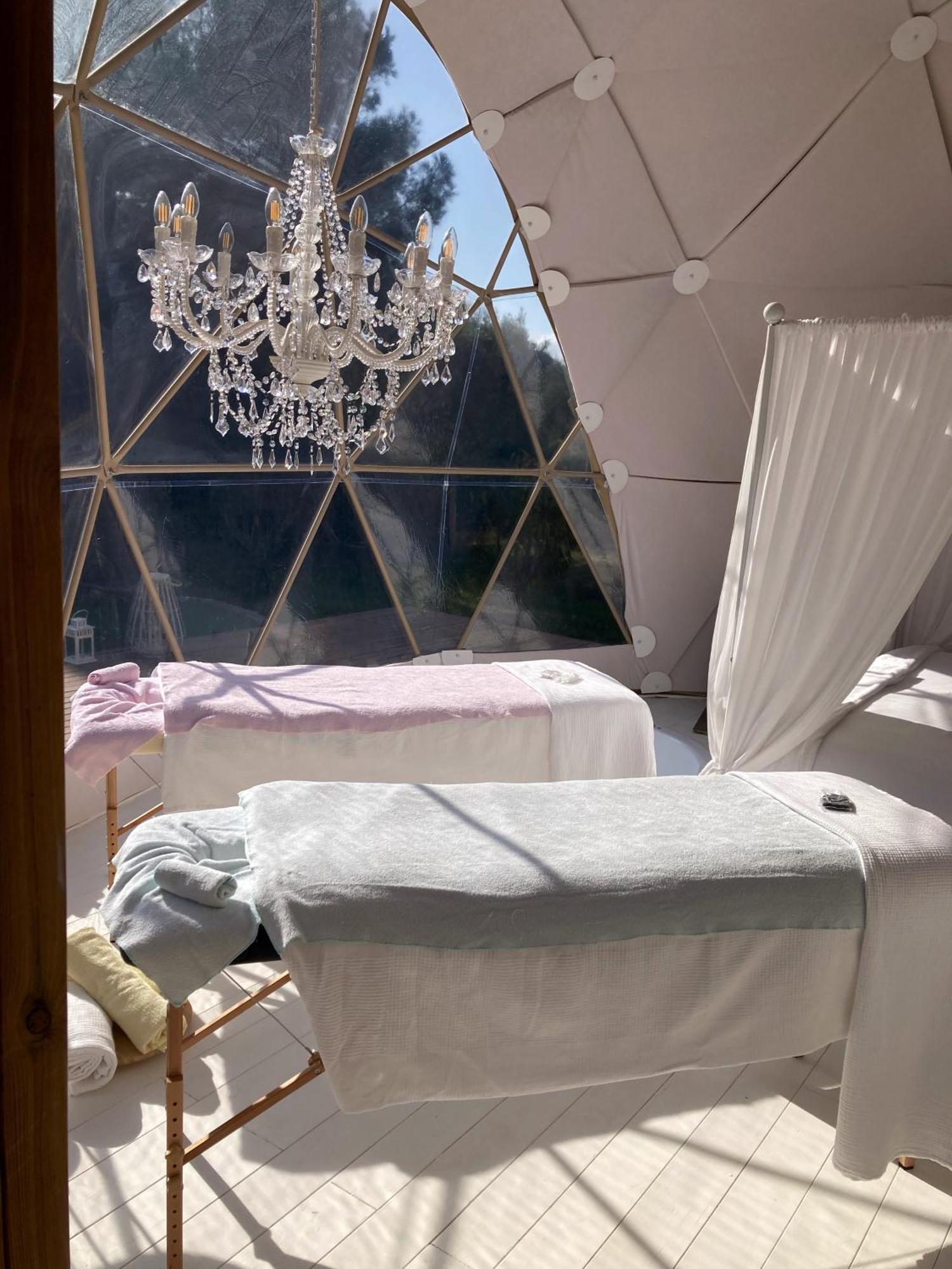 Domo Suites Masia Cal Geperut Badalona Exteriör bild